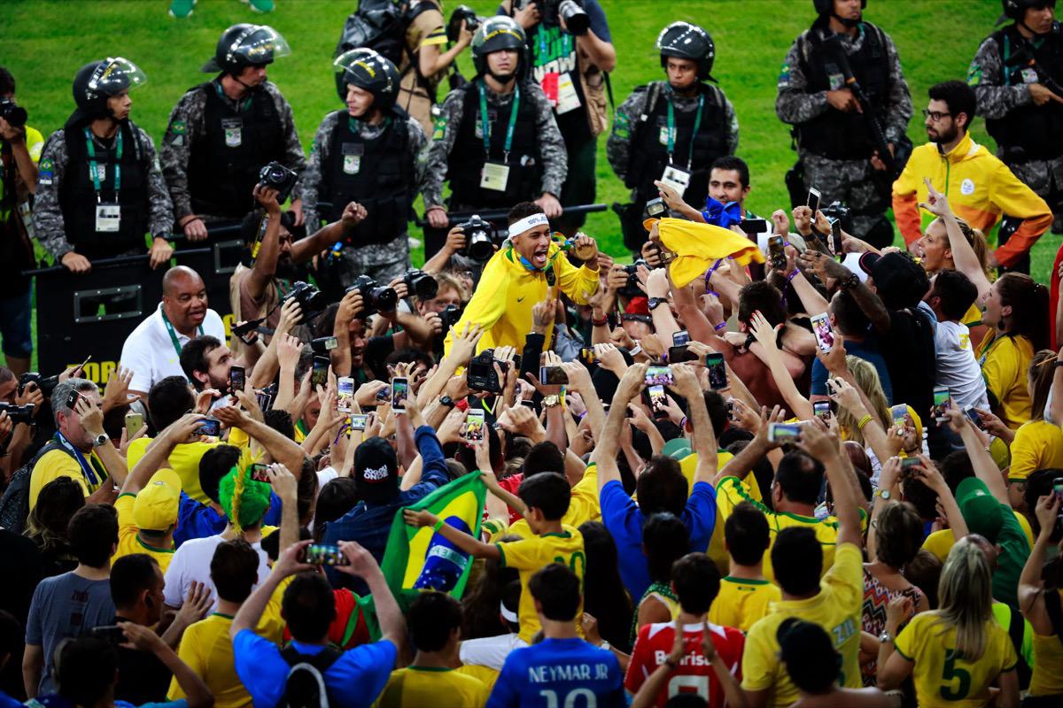 舞台上的誓言:内马尔在桑巴之夜许下的世界杯决赛之约